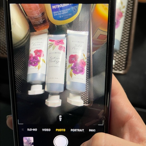 Iphone 11 - SOLD - Picture 8 of 9